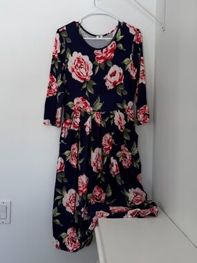 JessaKae Floral Dress size M with pockets
